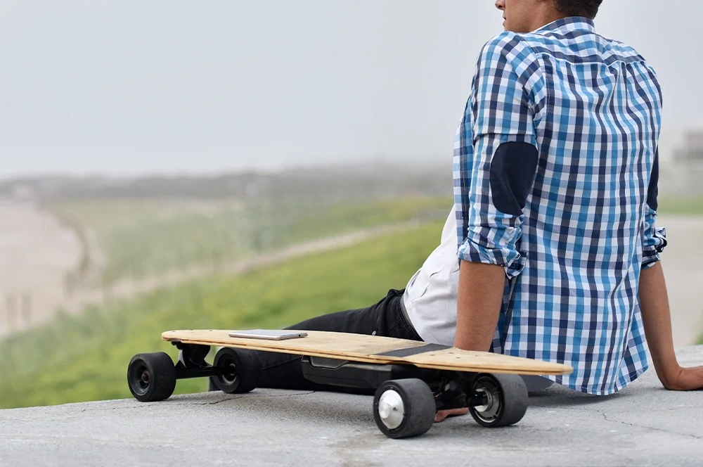 Best Cheap Electric Skateboards 1 best cheap electric skateboards guide thumbnail