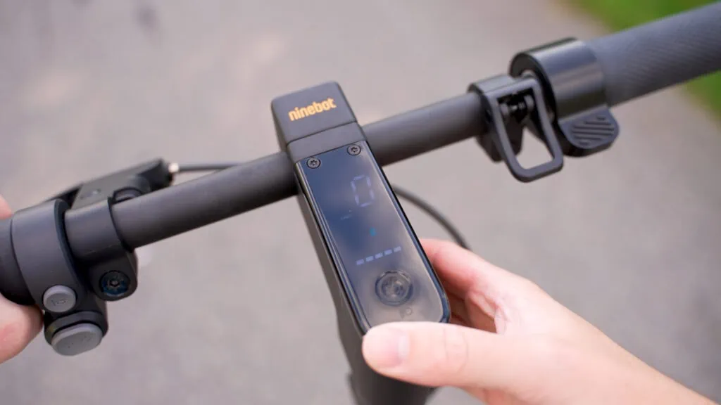 Changing riding modes on the Max G2