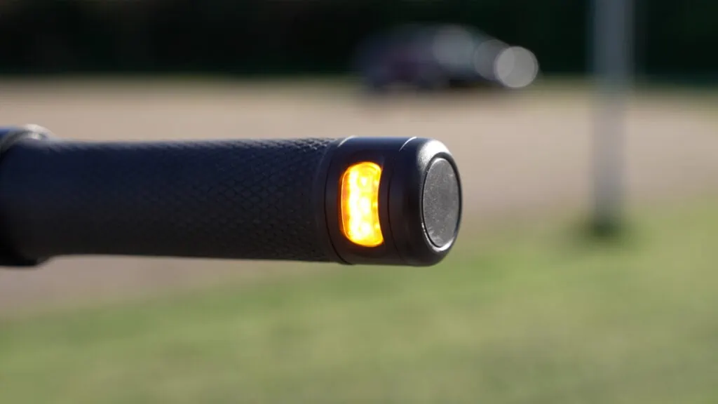 Closeup of handlebar turn signal on the Ninebot MAX G2