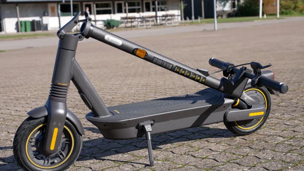 Segway Ninebot Max G2 folded